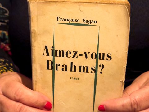 um livro